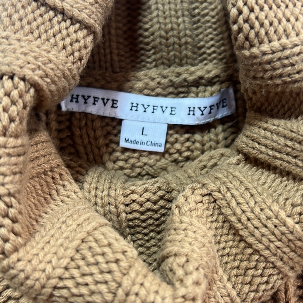 HYFVE cropped turtleneck size L - Picture 2 of 10